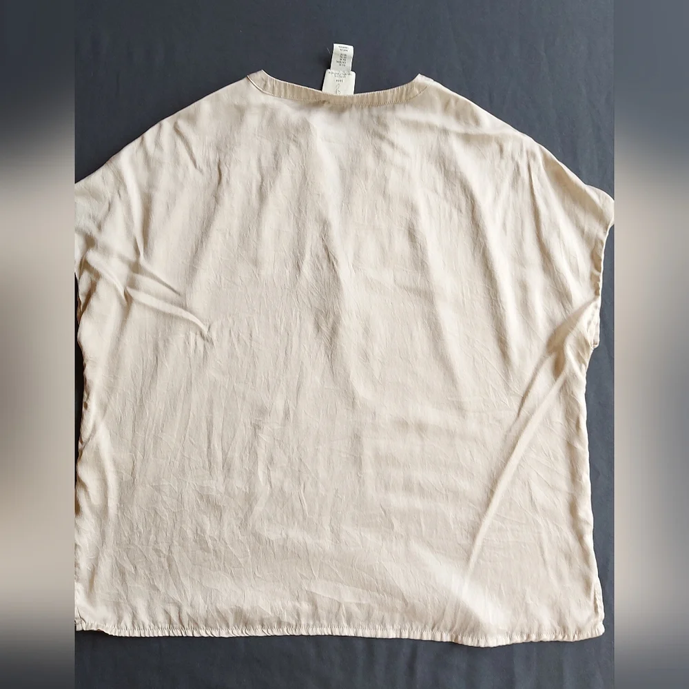 Women's blouse by the American brand Joie — 100% silk - Picture 5 of 9